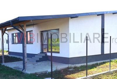 Casa cu 4 camere intabulata in ansamblu cu iesire la lac - Crevedia - 1