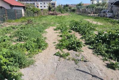 Spațiu comercial, de 550 mp, în Central - 4