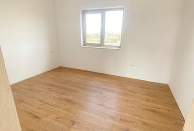 Apartament cu 3 camere semidecomandat în Remetea Mare - 6