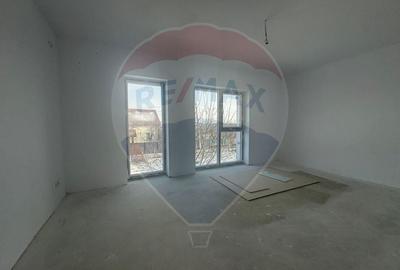 Casă cu 4 camere cu Teren 450 Mp în Săbăreni - 9