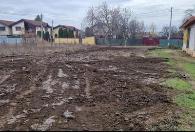 Teren de 688 mp, în Vânători - 5