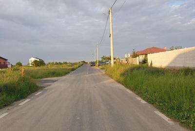 Lot teren Balotesti,langa case noi-50 m de asfalt 600mp - 2