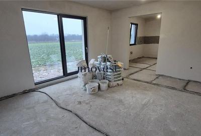 Casă cu 4 camere cu Teren 431 Mp în Central - 8
