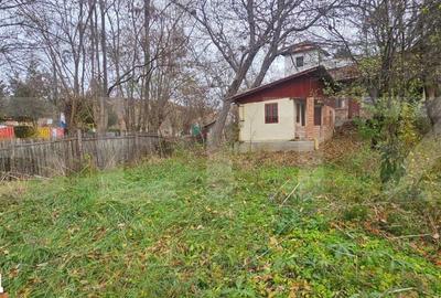 Teren de 700 mp, în Aninoasa - 8