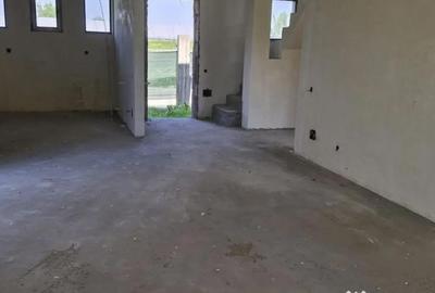 Casă cu 3 camere cu Teren 240 Mp în Măgurele