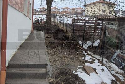 Casă cu 4 camere în Dezmir