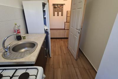 Apartament cu 2 camere semidecomandat, mobilat în Baza 3 - 8