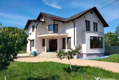 Casă cu 5 camere cu Teren 2200 Mp în Central - 18