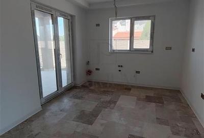 Duplex despartit prin garaj - zona excelenta - toate utilitatile - asfalt - 5