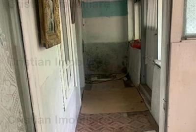 Teren 380 mp cu casa demolabila Chercea latime 17m ,132 eur - 11