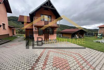 Vila cu 8 camere de vanzare, teren 1580mp, Zona Praid - 3