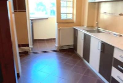 Apartament cu 2 camere decomandat în Radu Negru - 4