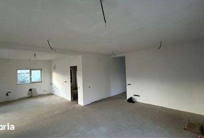 Casă cu 4 camere cu Teren 630 Mp în Jucu - 2