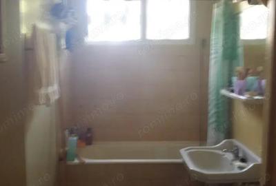 3 camere confort 1 etaj 2 Circumvalatiunii 1 langa McDonalds suprafata utila 66 mp + 5 mp balcon - 7