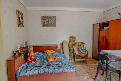O casa, un teren, mai multe optiuni - Comanesti, Str. Moldovei - 9