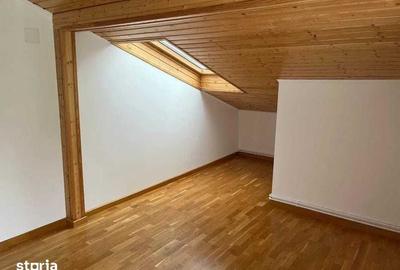 Casă cu 4 camere cu Teren 300 Mp în Central - 1