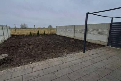 Casă cu 4 camere cu Teren 250 Mp în Torontalului