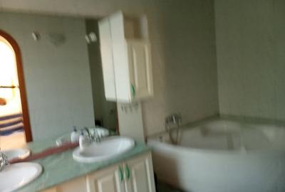 Casă cu 6 camere cu Teren 500 Mp în Nădlac - 1