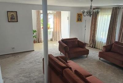 Casă cu 4 camere în Central - 3