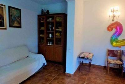 Casă cu 4 camere cu Teren 1701 Mp în Racovița