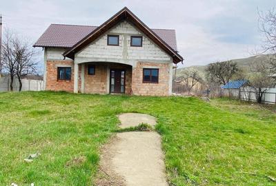 Casă cu 4 camere cu Teren 1600 Mp în Central - 7