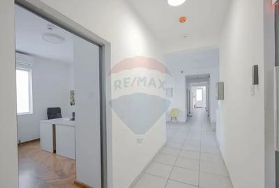 Spațiu comercial, de 10 mp, în Central - 6