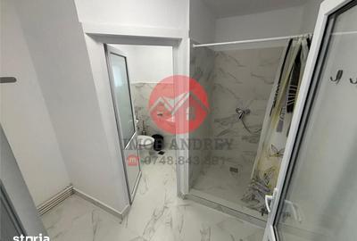 Casă cu 10 camere cu Teren 300 Mp în Central - 2