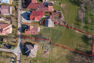 Casă cu 4 camere cu Teren 1915 Mp în Bran - 1