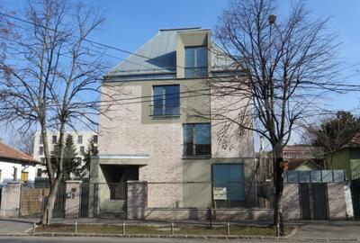 Spațiu comercial, de 275 mp, în Central - 2