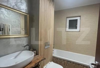 Apartament cu 3 camere decomandat în Rovine - 1