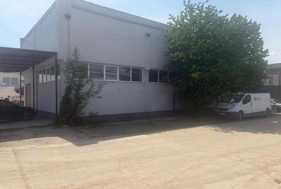 Spațiu comercial, de 300 mp, în Central - 4