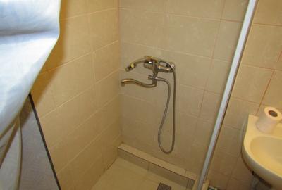 Apartament doua camere, semidecomandate, str. Aleea Petuniei, - 8