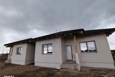 Casă cu 3 camere cu Teren 380 Mp în Central - 1