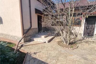 Casă cu Teren 1694 Mp în Nanov - 20