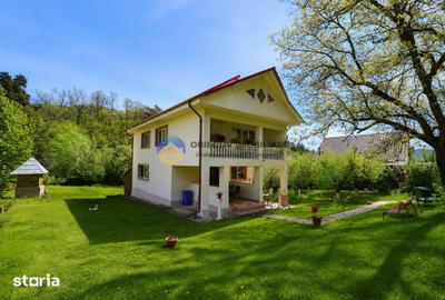 Casă cu 4 camere cu Teren 1800 Mp în Alexandru cel Bun