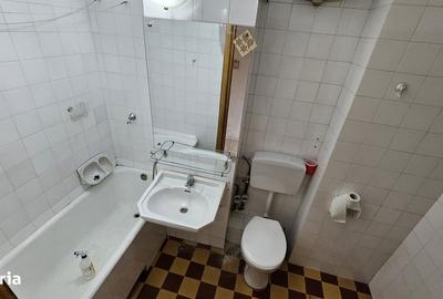 Apartament cu 3 camere decomandat în Dacia - 19