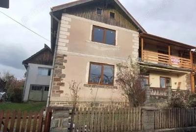 Casă cu 6 camere cu Teren 250 Mp în Central