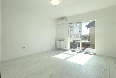 Birou, de 15 mp, în Faleza Nord