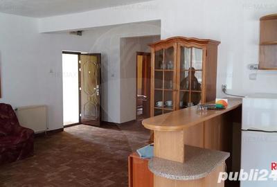 Apartament cu 3 camere decomandat în Poiana Brașov - 1