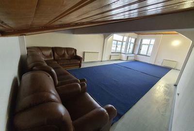 Casă cu 4 camere în Central - 1