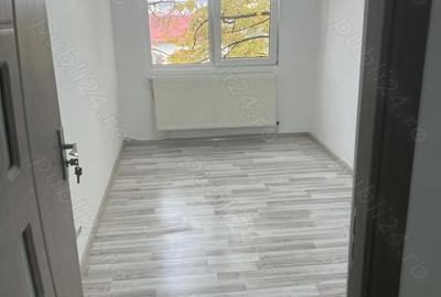 Apartament cu 3 camere semidecomandat în Central - 6
