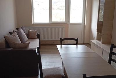 Apartament cu 2 camere decomandat în Petros - 2