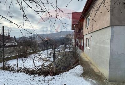 Casă cu 6 camere cu Teren 1263 Mp în Dărmănești - 58