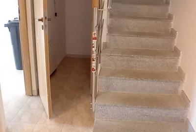 Casă cu 4 camere cu Teren 400 Mp în Dumbrăvița