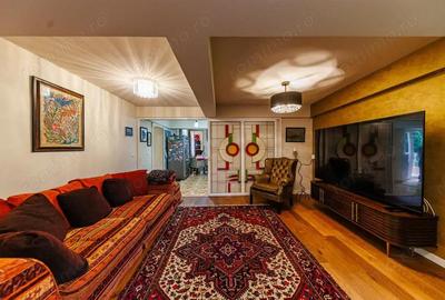 Casă cu Teren 869 Mp în Central - 2