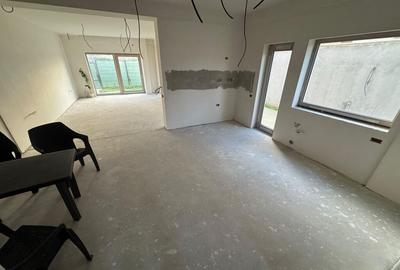 Casa de vanzare Duplex zona Carrfour - 27