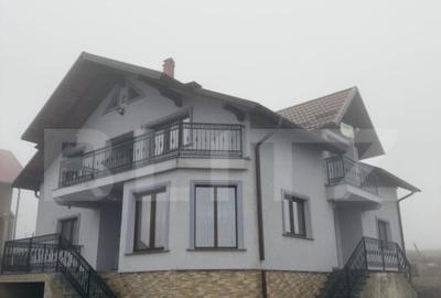 Casă cu 7 camere cu Teren 1800 Mp în Central - 19