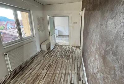 Apartament spatios cu 3 camere - 6