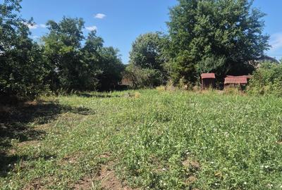 Teren agricol intravilan de 1400 mp, în 23 August - 2