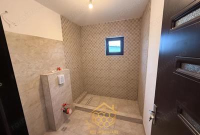 Casă cu Teren 300 Mp în Șimnicu de Jos - 1